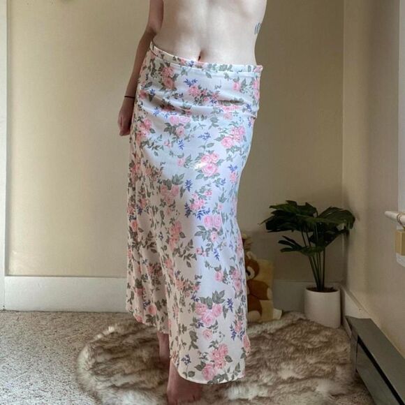 Vintage soft pink floral skirt - Picture 7 of 8